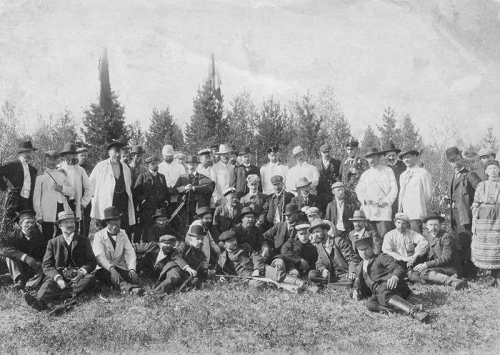 Framed Print : Members of the community of shooting enthusiasts, 1910-1919. Creator: Unknown Framed Print : Members of the community of shooting enthusiasts, 1910-1919. Creator: Unknown