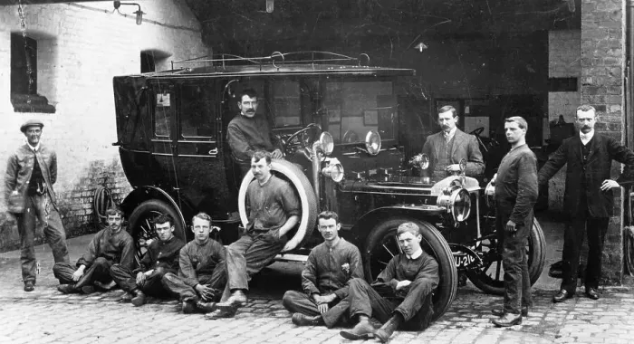 Framed Print : Men with a 1911 Daimler, c1911 Framed Print : Men with a 1911 Daimler, c1911