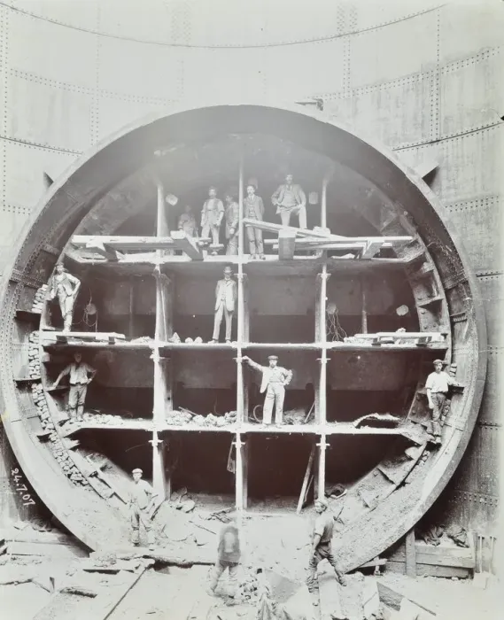 Framed Print : Men standing in the shield used to cut Rotherhithe Tunnel, Bermondsey, London, July 1907 Framed Print : Men standing in the shield used to cut Rotherhithe Tunnel, Bermondsey, London, July 1907
