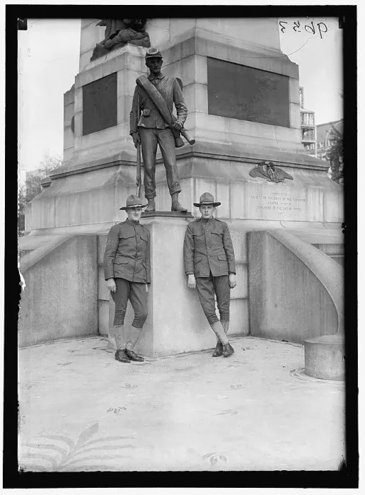 Framed Print : Men in uniform at Sherman Monument, Washington, D.C. between 1916 and 1918. Creator: Harris & Ewing. Men in uniform at Sherman Monument, Washington, D.C. between 1916 and 1918. Creator: Harris & Ewing Framed Print : Men in uniform at Sherman Monument, Washington, D.C. between 1916 and 1918. Creator: Harris & Ewing. Men in uniform at Sherman Monument, Washington, D.C. between 1916 and 1918. Creator: Harris & Ewing