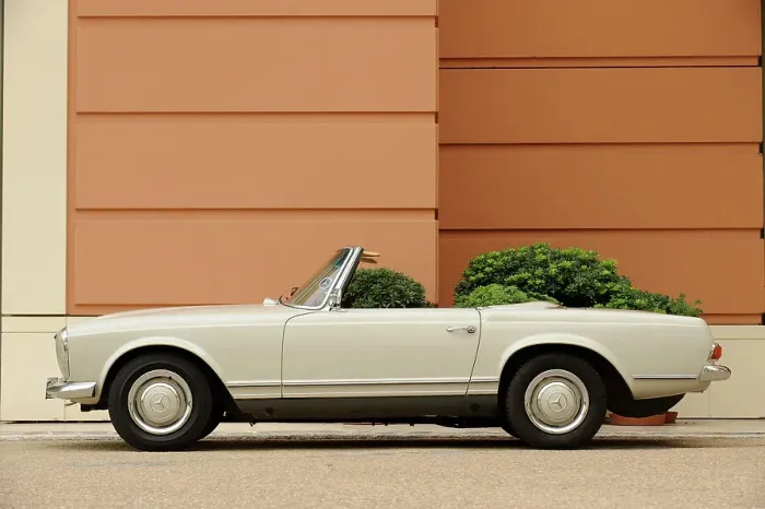 Framed Print : Mercedes Benz 230SL 1963. Artist: Simon Clay Framed Print : Mercedes Benz 230SL 1963. Artist: Simon Clay