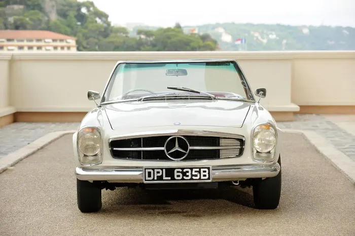 Framed Print : Mercedes Benz 230SL 1963. Artist: Simon Clay Framed Print : Mercedes Benz 230SL 1963. Artist: Simon Clay