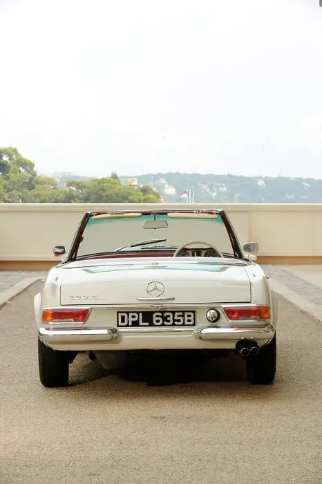 Framed Print : Mercedes Benz 230SL 1963. Artist: Simon Clay Framed Print : Mercedes Benz 230SL 1963. Artist: Simon Clay