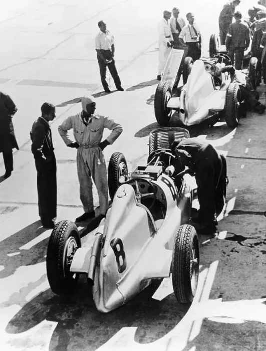 Framed Print : Mercedes-Benz Grand Prix cars, c1934 Framed Print : Mercedes-Benz Grand Prix cars, c1934