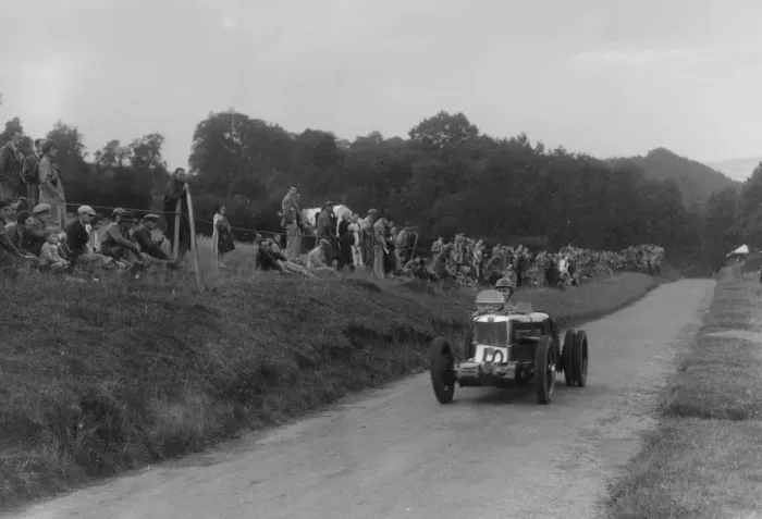 Framed Print : MG competing in the Shelsley Walsh Hillclimb, Worcestershire, 1935. Artist: Bill Brunell Framed Print : MG competing in the Shelsley Walsh Hillclimb, Worcestershire, 1935. Artist: Bill Brunell