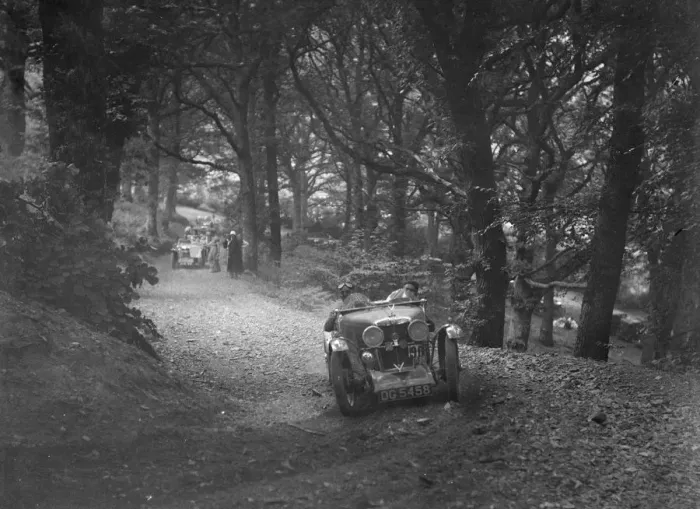 Framed Print : MG J2 taking part in the B&HMC Brighton-Beer Trial, 1934. Artist: Bill Brunell Framed Print : MG J2 taking part in the B&HMC Brighton-Beer Trial, 1934. Artist: Bill Brunell