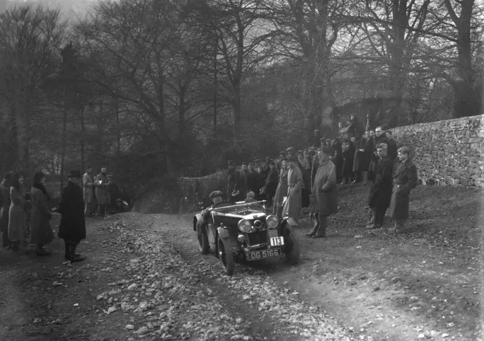 Framed Print : MG J2 of WH Haden climbing Nailsworth Ladder, Sunbac Colmore Trial, Gloucestershire, 1934 Framed Print : MG J2 of WH Haden climbing Nailsworth Ladder, Sunbac Colmore Trial, Gloucestershire, 1934