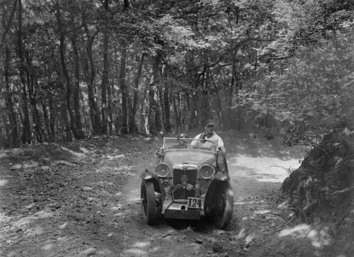 Framed Print : MG Magna competing in the B&HMC Brighton-Beer Trial, Fingle Bridge Hill, Devon, 1934 Framed Print : MG Magna competing in the B&HMC Brighton-Beer Trial, Fingle Bridge Hill, Devon, 1934