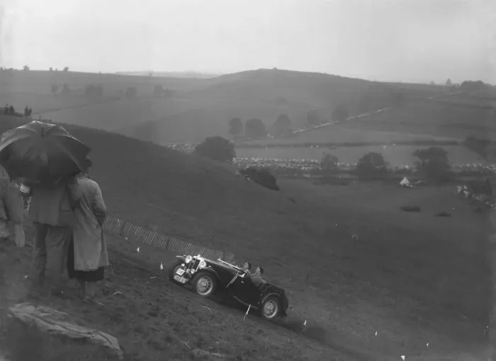 Framed Print : MG Magnette competing in the MG Car Club Rushmere Hillclimb, Shropshire, 1935. Artist: Bill Brunell Framed Print : MG Magnette competing in the MG Car Club Rushmere Hillclimb, Shropshire, 1935. Artist: Bill Brunell