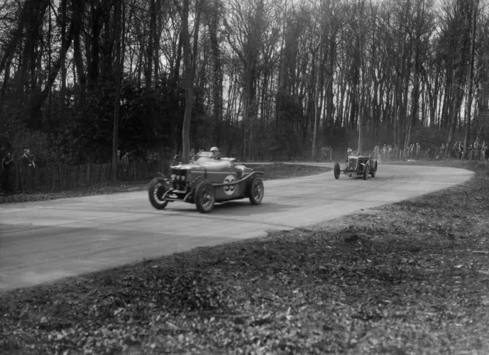 Framed Print : MG Magnette and Frazer-Nash Byfleet II racing at Donington Park, Leicestershire, 1930s Framed Print : MG Magnette and Frazer-Nash Byfleet II racing at Donington Park, Leicestershire, 1930s