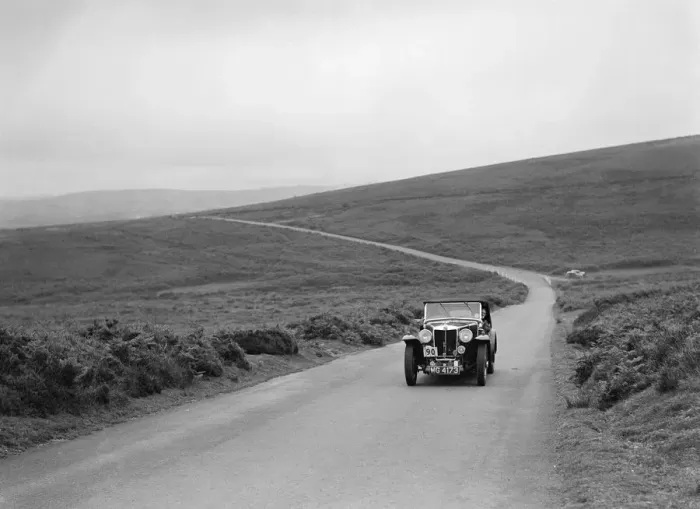 Framed Print : MG Magnette of KG Moss competing at the MCC Torquay Rally, July 1937. Artist: Bill Brunell