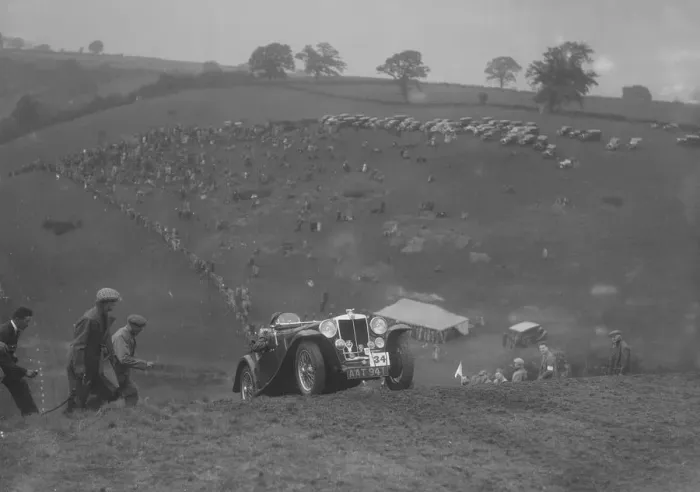 Framed Print : MG Magnette NA competing in the MG Car Club Rushmere Hillclimb, Shropshire, 1935 Framed Print : MG Magnette NA competing in the MG Car Club Rushmere Hillclimb, Shropshire, 1935