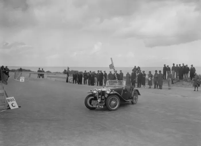 Framed Print : MG PA of Miss E Violet Watson competing in the RSAC Scottish Rally, 1934. Artist: Bill Brunell Framed Print : MG PA of Miss E Violet Watson competing in the RSAC Scottish Rally, 1934. Artist: Bill Brunell
