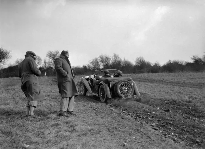 Framed Print : MG TA competing in the London Motor Club Coventry Cup Trial, Knatts Hill, Kent, 1938 Framed Print : MG TA competing in the London Motor Club Coventry Cup Trial, Knatts Hill, Kent, 1938