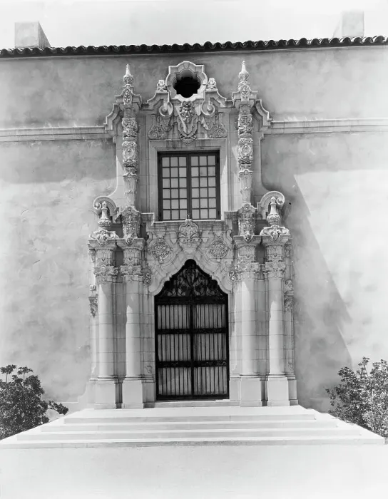 Framed Print : Mi Suen~o, Herbert Coppell house, 1245 South Grand Avenue, Pasadena, California, 1917. Creator: Frances Benjamin Johnston. Mi Suen~o, Herbert Coppell house, 1245 South Grand Avenue, Pasadena, California, 1917 Framed Print : Mi Suen~o, Herbert Coppell house, 1245 South Grand Avenue, Pasadena, California, 1917. Creator: Frances Benjamin Johnston. Mi Suen~o, Herbert Coppell house, 1245 South Grand Avenue, Pasadena, California, 1917