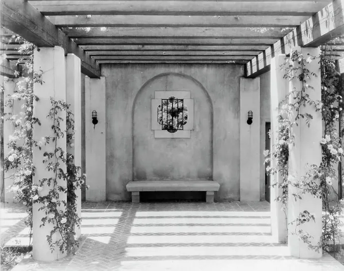Framed Print : Mi Suen~o, Herbert Coppell house, 1245 South Grand Avenue, Pasadena, California, 1917. Creator: Frances Benjamin Johnston. Mi Suen~o, Herbert Coppell house, 1245 South Grand Avenue, Pasadena, California, 1917 Framed Print : Mi Suen~o, Herbert Coppell house, 1245 South Grand Avenue, Pasadena, California, 1917. Creator: Frances Benjamin Johnston. Mi Suen~o, Herbert Coppell house, 1245 South Grand Avenue, Pasadena, California, 1917