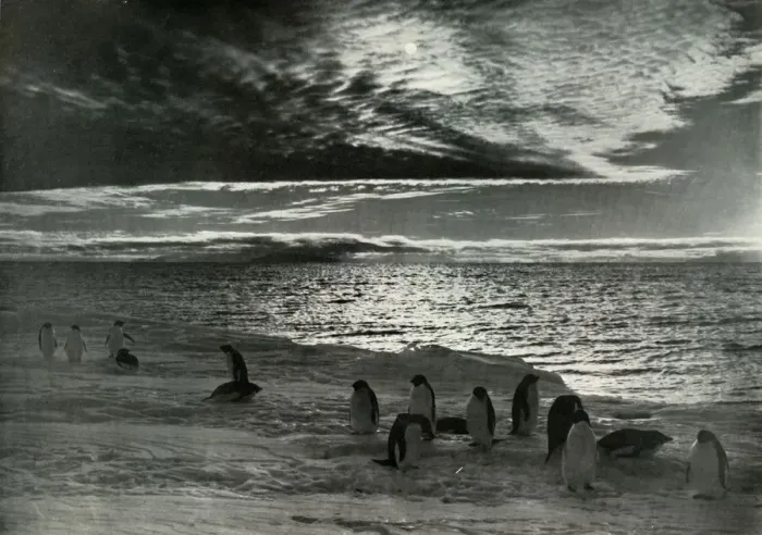 Framed Print : The Midnight Sun in McMurdo Sound, c1910-1913, (1913). Artist: Herbert Ponting Framed Print : The Midnight Sun in McMurdo Sound, c1910-1913, (1913). Artist: Herbert Ponting