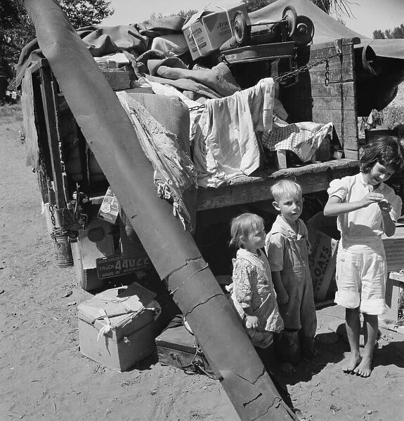 Migratory children living in 'Ramblers Park', Yakima Valley, Washington, 1939. Creator: Dorothea Lange