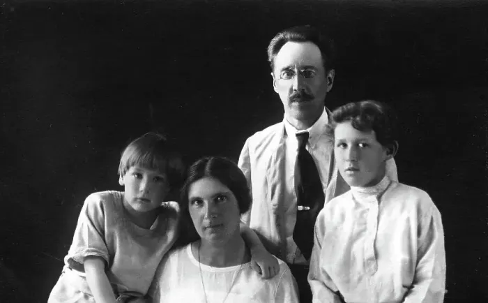Framed Print : Mikhail Alekseevich Pavlov with his Wife, Olga Aleksandrovna (nee Klushina), and Sons, early 1920s. Creator: Unknown Framed Print : Mikhail Alekseevich Pavlov with his Wife, Olga Aleksandrovna (nee Klushina), and Sons, early 1920s. Creator: Unknown