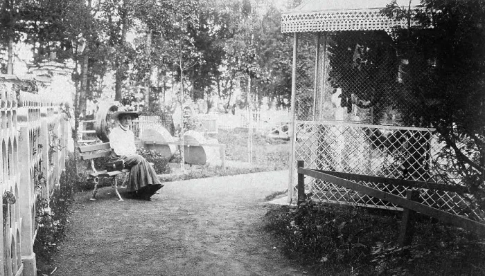 Framed Print : Mikhail Alekseevich Pavlov's Sister, Maria. Tsarskoe Selo, Kazan Cemetery, 1905. Creator: Unknown Framed Print : Mikhail Alekseevich Pavlov's Sister, Maria. Tsarskoe Selo, Kazan Cemetery, 1905. Creator: Unknown