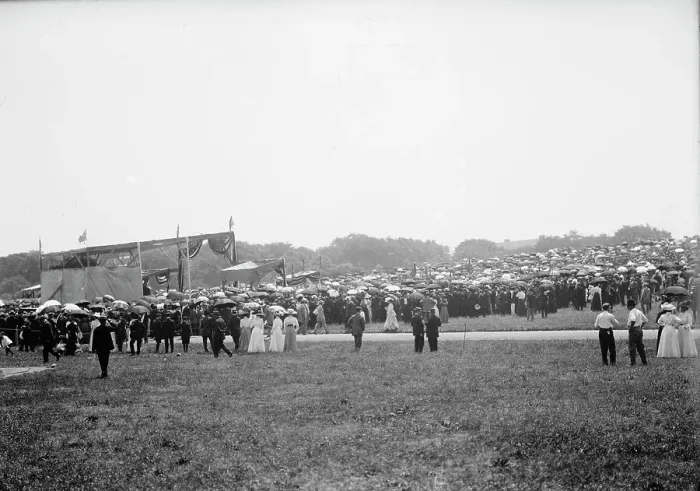 Framed Print : Military Field Mass By Holy Name Soc. of Roman Catholic Church - General View, 1910. Creator: Harris & Ewing. Military Field Mass By Holy Name Soc. of Roman Catholic Church - General View, 1910. Creator: Harris & Ewing Framed Print : Military Field Mass By Holy Name Soc. of Roman Catholic Church - General View, 1910. Creator: Harris & Ewing. Military Field Mass By Holy Name Soc. of Roman Catholic Church - General View, 1910. Creator: Harris & Ewing
