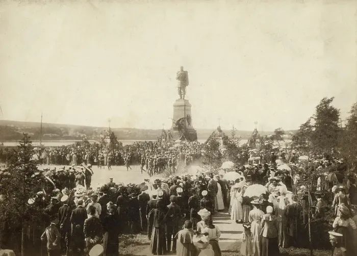 Framed Print : Military Parade in Alexander's Square, 1910-1919. Creators: IV Bulatov, A. Milevskii Framed Print : Military Parade in Alexander's Square, 1910-1919. Creators: IV Bulatov, A. Milevskii