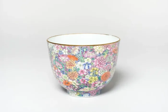 Framed Print : Mille-Fleurs Flower Bowl, Qing dynasty (1644-1911), Jiaqing reign mark and period Framed Print : Mille-Fleurs Flower Bowl, Qing dynasty (1644-1911), Jiaqing reign mark and period