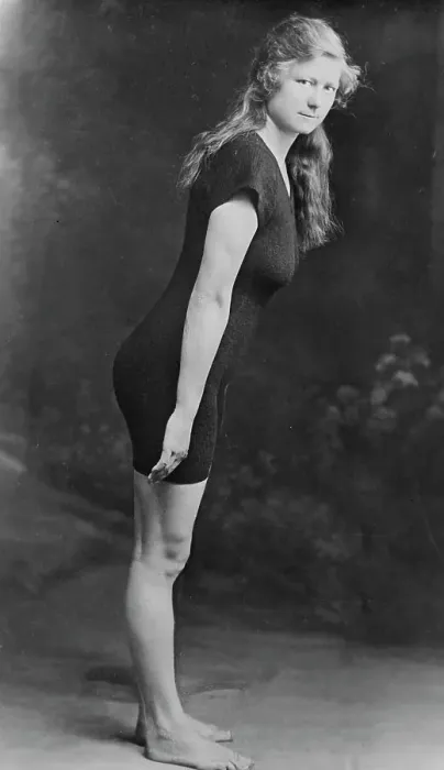Framed Print : Mina Wylie, 1916. Creator: Bain News Service Framed Print : Mina Wylie, 1916. Creator: Bain News Service