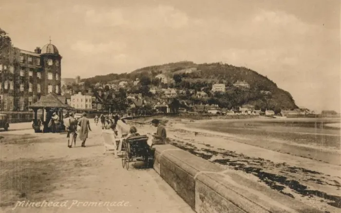 Framed Print : Minehead Promenade, Somerset, c1930s Framed Print : Minehead Promenade, Somerset, c1930s