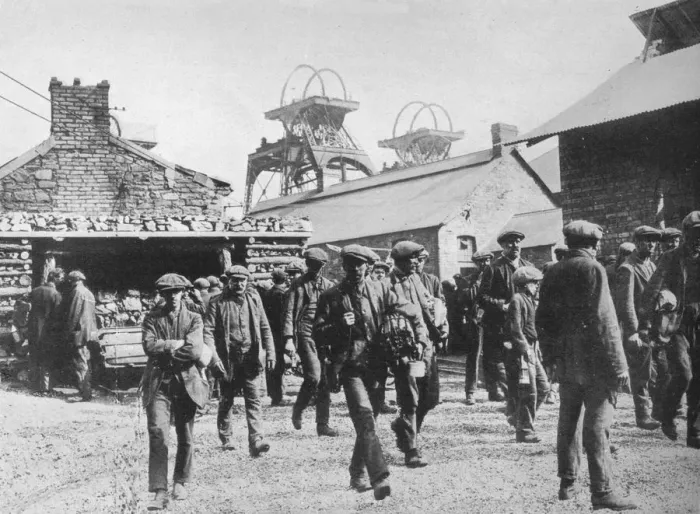 Framed Print : Miners leaving the pithead after the expiration of their strike notices, 1915 Framed Print : Miners leaving the pithead after the expiration of their strike notices, 1915