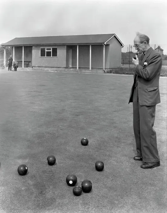 Framed Print : Miners social club bowling green, Featherstone, West Yorkshire, 1959 Framed Print : Miners social club bowling green, Featherstone, West Yorkshire, 1959