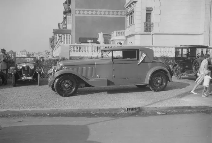 Framed Print : Minerva 2-door coupe at Boulogne Motor Week, France, 1928. Artist: Bill Brunell Framed Print : Minerva 2-door coupe at Boulogne Motor Week, France, 1928. Artist: Bill Brunell