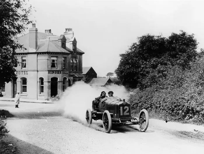 Framed Print : A Minerva 3.3 Litre taking part in a TT race, Milan, Italy, 1914 Framed Print : A Minerva 3.3 Litre taking part in a TT race, Milan, Italy, 1914