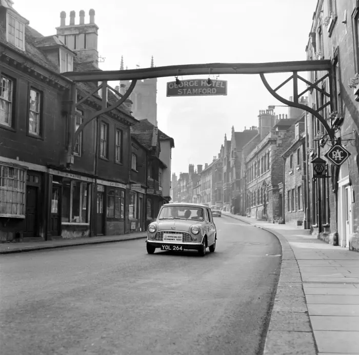 Framed Print : Mini on the 1959 Mobil Economy Run, George Hotel in Stamford. Creator: Unknown Framed Print : Mini on the 1959 Mobil Economy Run, George Hotel in Stamford. Creator: Unknown