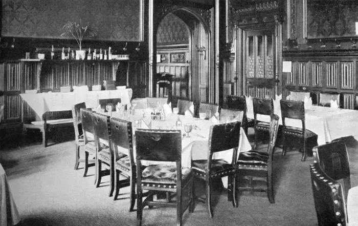 Framed Print : Ministers Table, House of Commons Dining Room, Palace of Westminster, London, c1905