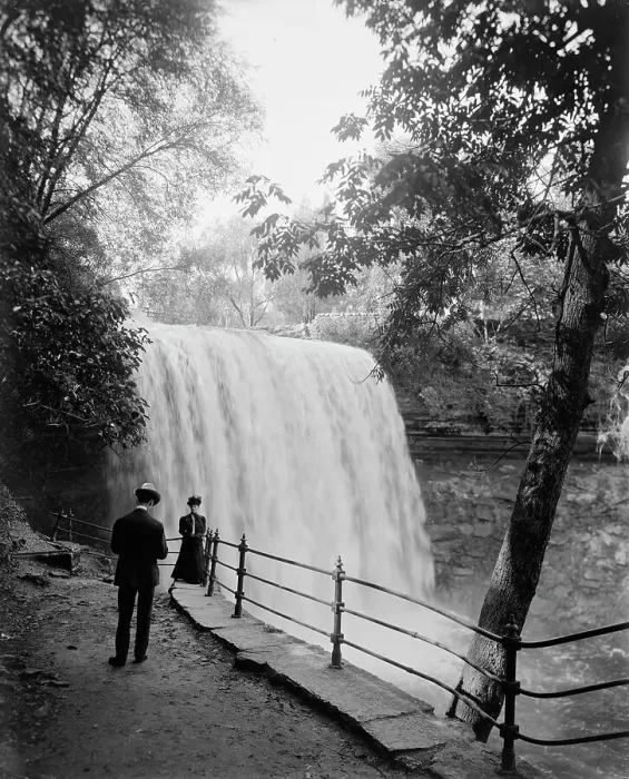 Framed Print : Minnehaha Falls, Minneapolis, Minn. between 1900 and 1910. Creator: Byron Company