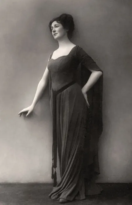 Framed Print : Miriam Clements, British actor and performer, 1910. Artist: Dover Street Photo Studio Framed Print : Miriam Clements, British actor and performer, 1910. Artist: Dover Street Photo Studio