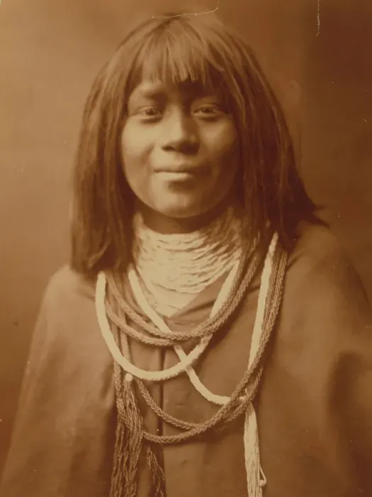 Framed Print : Mis Se Pah, c1903. Creator: Edward Sheriff Curtis Framed Print : Mis Se Pah, c1903. Creator: Edward Sheriff Curtis
