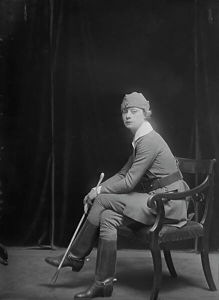 Miss A. Berg, portrait photograph, 1918 Nov. 11. Creator: Arnold Genthe