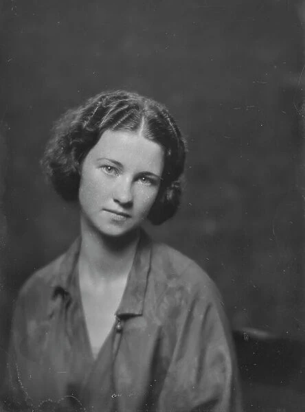 Miss Alice Kenny, portrait photograph, 1919 Apr. 26. Creator: Arnold Genthe