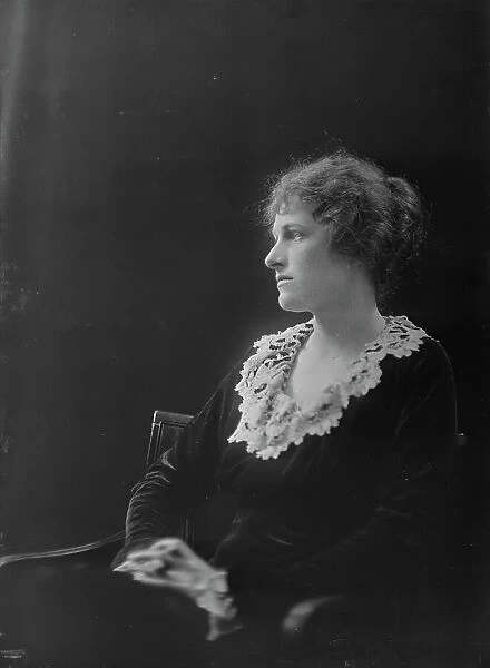 Miss Amory, portrait photograph, 1919 Feb. 27. Creator: Arnold Genthe