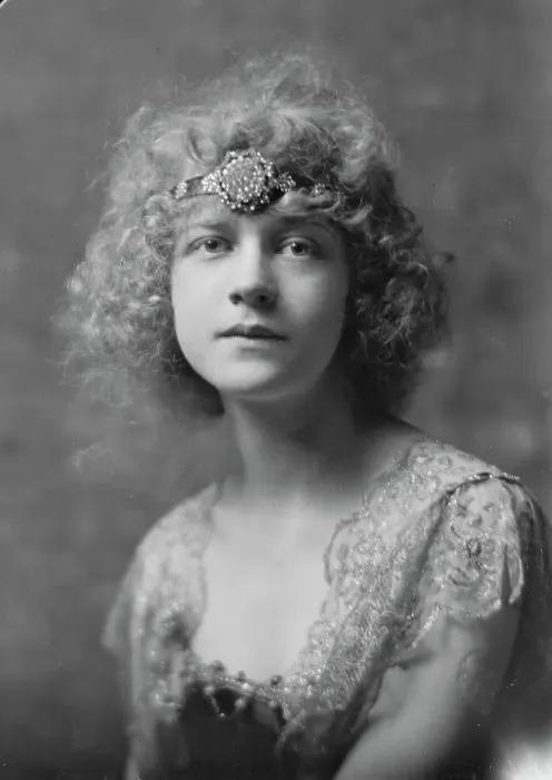 Framed Print : Miss Beatrice Linda Swanson, portrait photograph, 1918 Mar. 27. Creator: Arnold Genthe Framed Print : Miss Beatrice Linda Swanson, portrait photograph, 1918 Mar. 27. Creator: Arnold Genthe