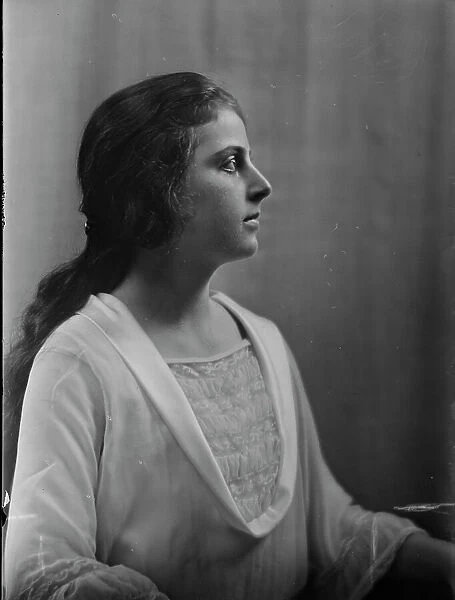 Miss Betty Kalisher, portrait photograph, 1919 June 23. Creator: Arnold Genthe