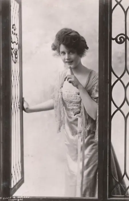 Framed Print : Miss Billie Burke, (1884-1970), c1930. Creator: Unknown Framed Print : Miss Billie Burke, (1884-1970), c1930. Creator: Unknown