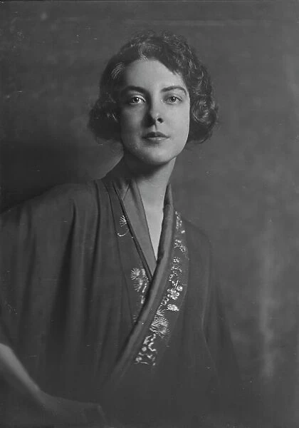 Miss D. Johnston, portrait photograph, 1918 Nov. Creator: Arnold Genthe