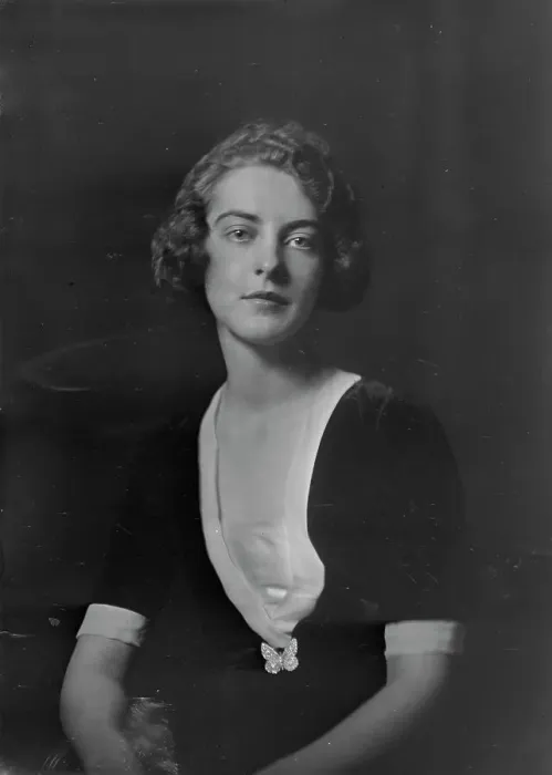 Framed Print : Miss D. Johnston, portrait photograph, 1918 Nov. Creator: Arnold Genthe Framed Print : Miss D. Johnston, portrait photograph, 1918 Nov. Creator: Arnold Genthe