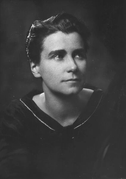 Miss Dorothy Arzner, portrait photograph, 1927. Creator: Arnold Genthe
