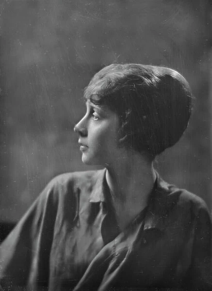 Miss E.S. Wedd, portrait photograph, 1919 Mar. 26. Creator: Arnold Genthe