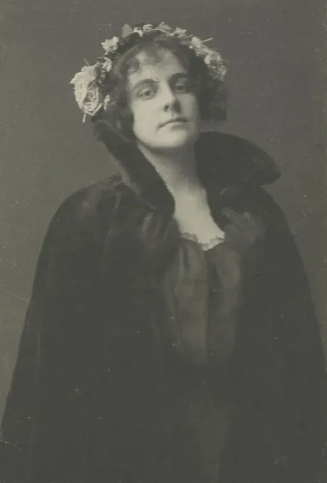 Framed Print : Miss Ethel Reed, (1896?). Creator: Frances Benjamin Johnston Framed Print : Miss Ethel Reed, (1896?). Creator: Frances Benjamin Johnston
