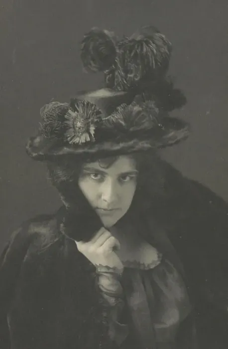 Framed Print : Miss Ethel Reed, c1895. Creator: Frances Benjamin Johnston Framed Print : Miss Ethel Reed, c1895. Creator: Frances Benjamin Johnston